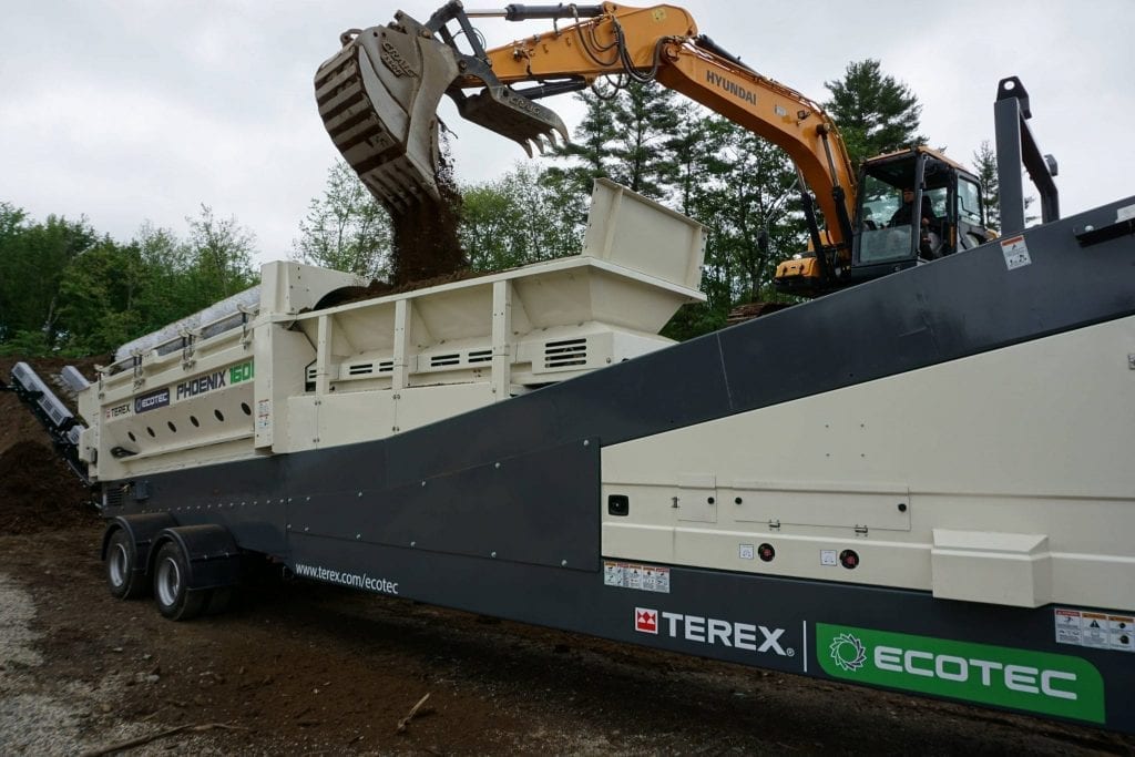 Phoenix 1600 mobile trommel screener