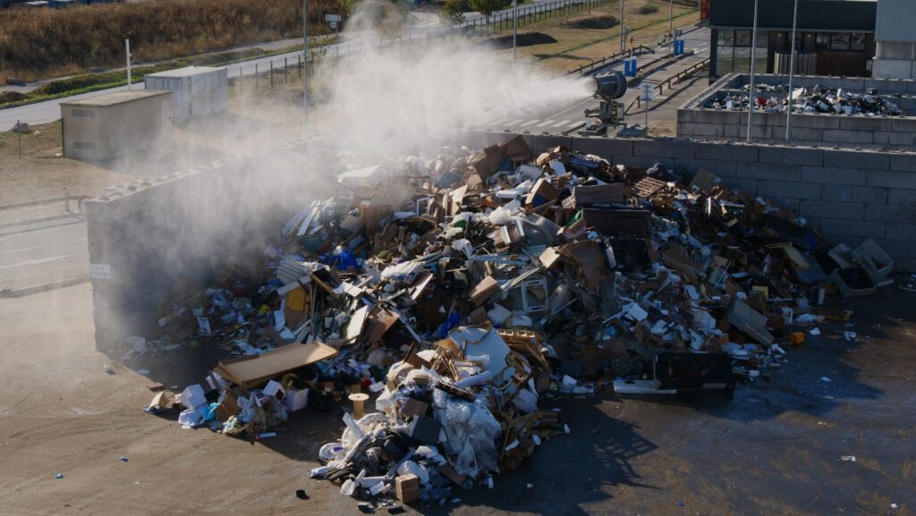 Spraystream S7.5 dust cannon working on landfill dust suppression.